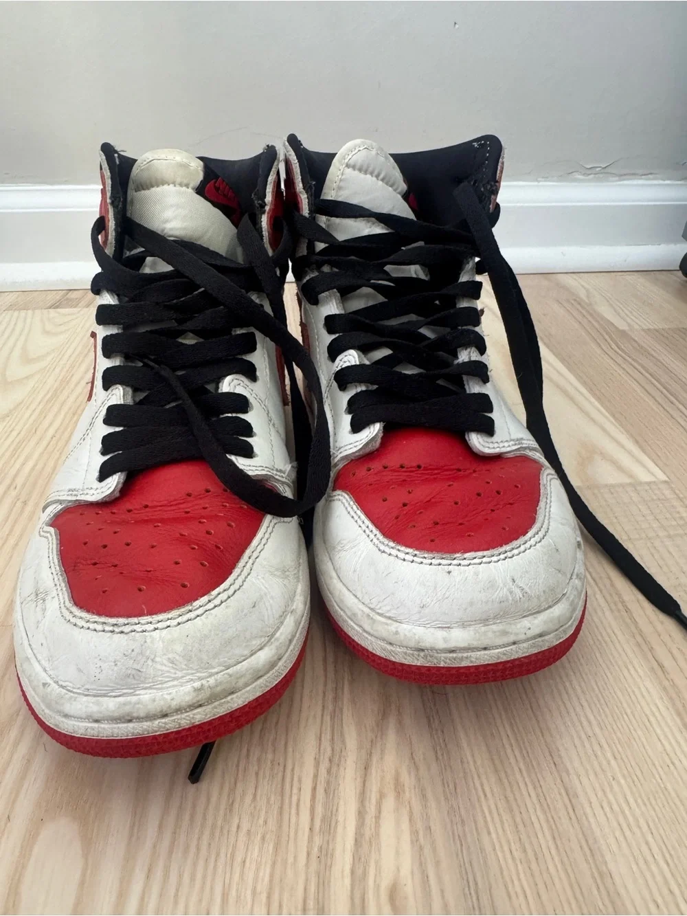 Air Jordan high one (me s 7 women’s 8.5)